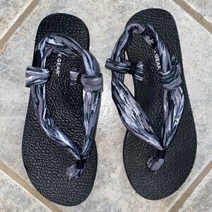 🌹4/$20 Tek Gear Thongs